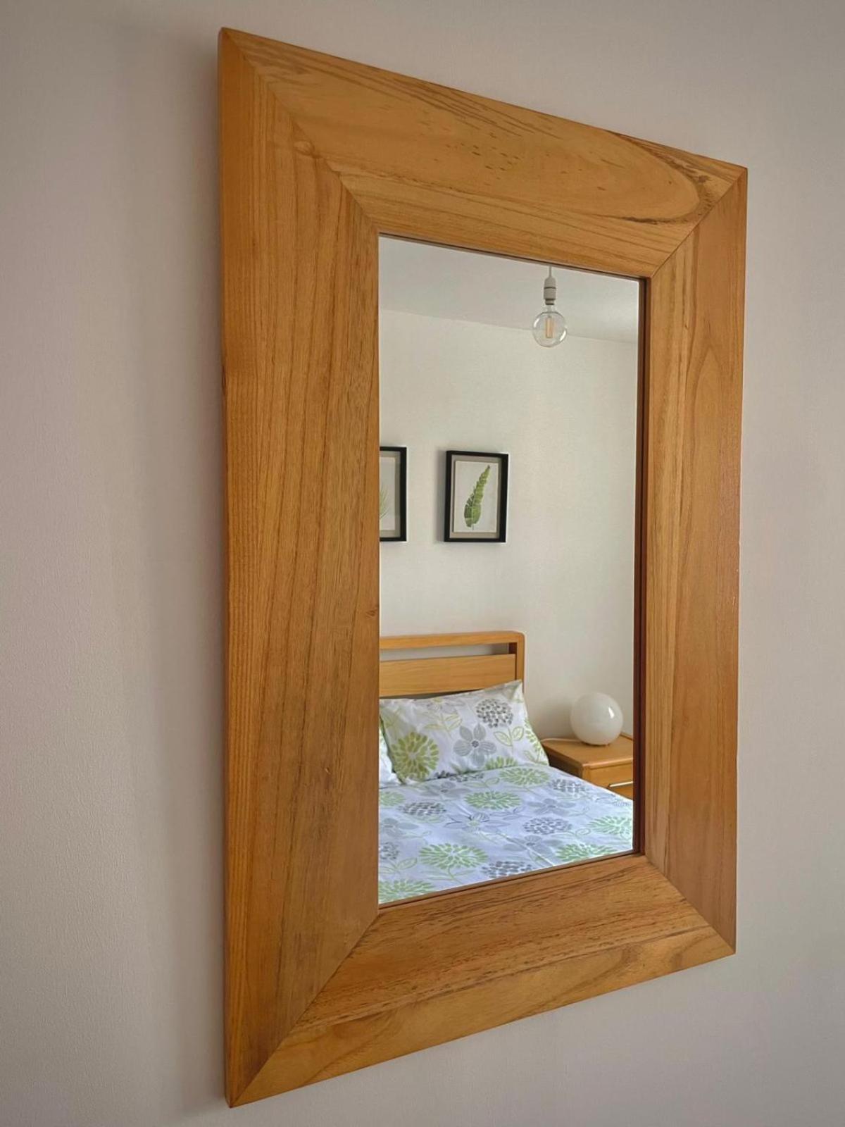 Bright 2-Bedroom Apartment With Parking In Монтроуз Екстериор снимка