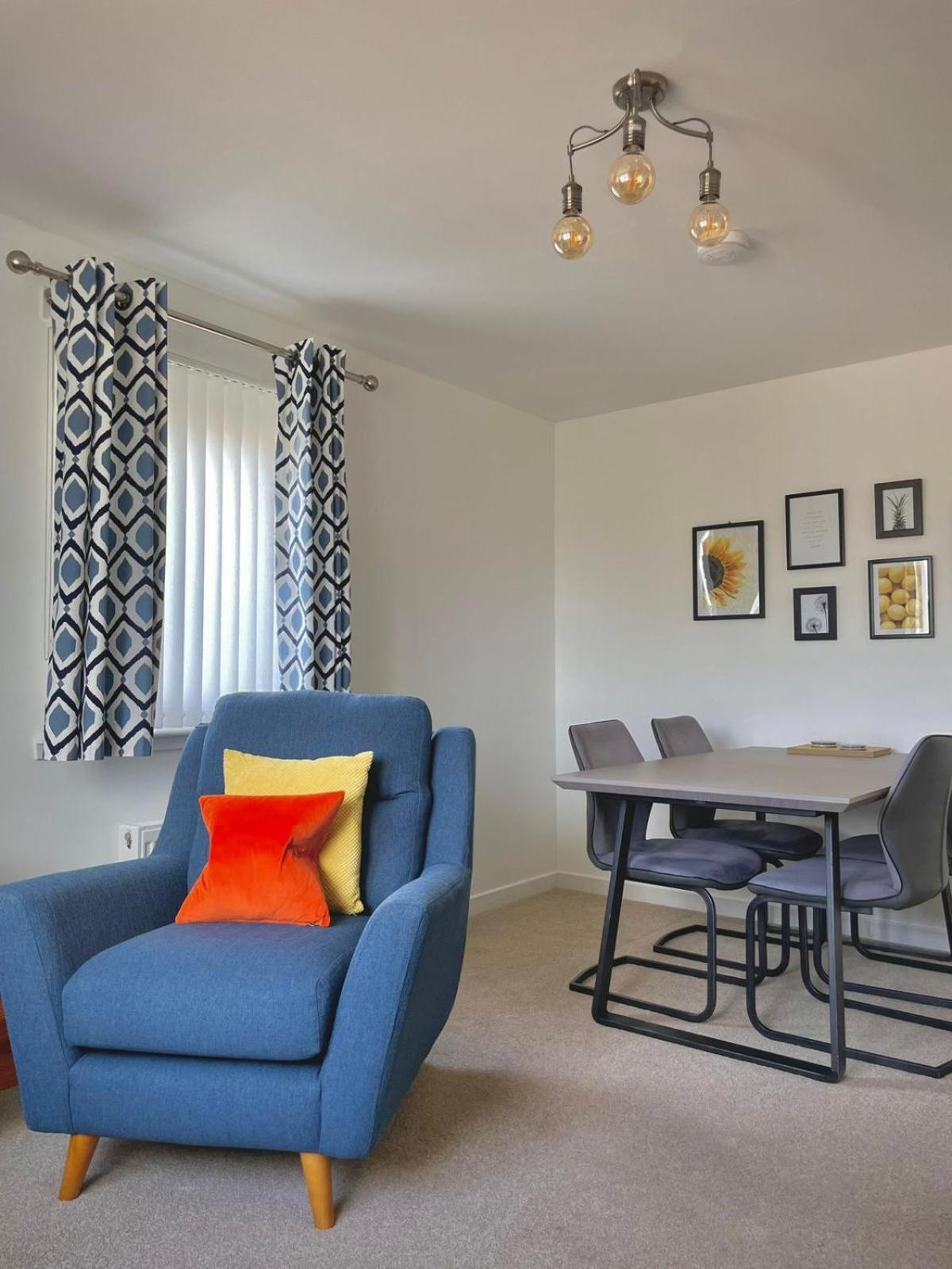 Bright 2-Bedroom Apartment With Parking In Монтроуз Екстериор снимка